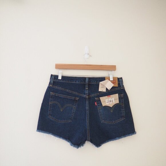 NWT Levi’s 501 Original Fit Buttonfly High Rise Dark Wash Cut Off Denim Shorts - Picture 6 of 7